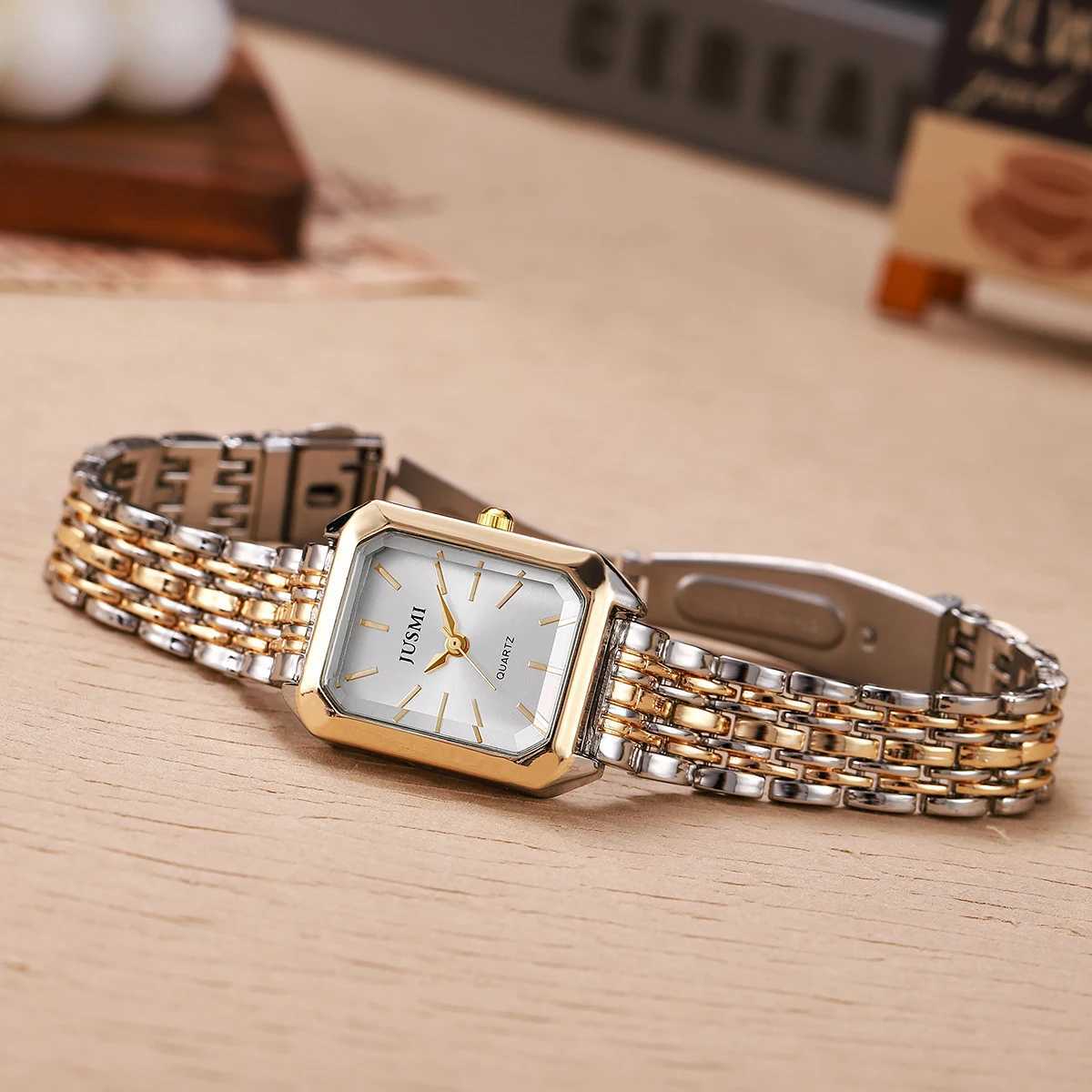 Ladies new square dial steel strap quartz watch fashionable and versatile a gift for family members for the holiday. XJ250527