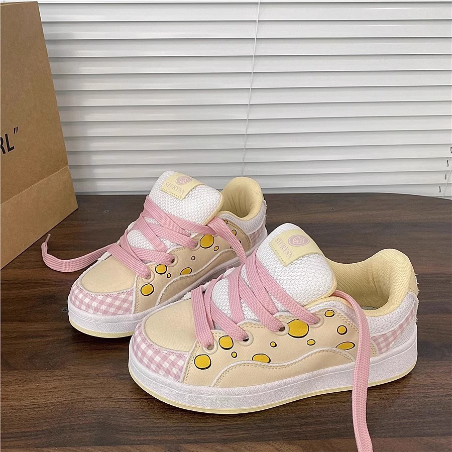 2025 Designer casual shoes Niche Cute Bubble Moon Bread Shoes INS 2025 Spring and Autumn New Versatile Sports Casual Sneakers