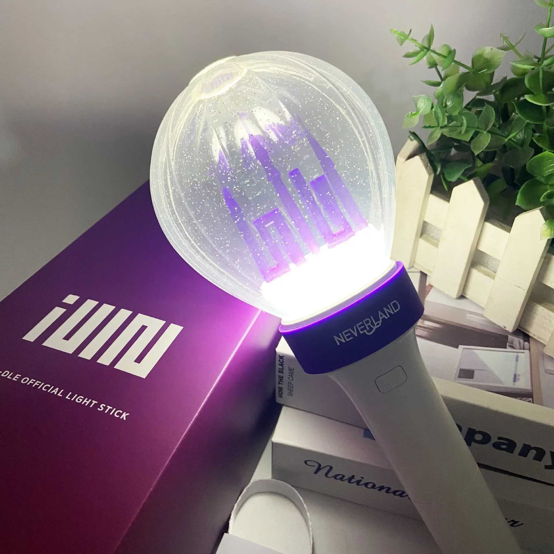 Kpop (G)I-DLE Lightstick Castle Hand Lamp Gidle Concert Card Hiphop Party Light Stick Flash Fluorescent Fans Toys Gift W250528