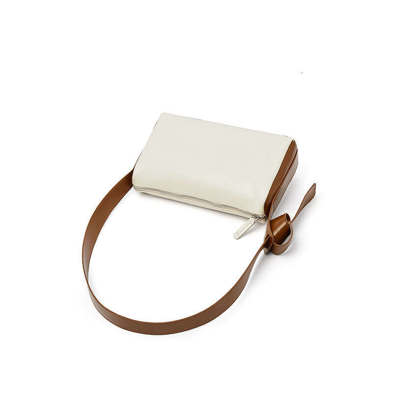 2024 New First Layer Oil Wax Cowhide Crossbody Korean Style Niche High-end Pillow Single Shoulder Women's Bag
