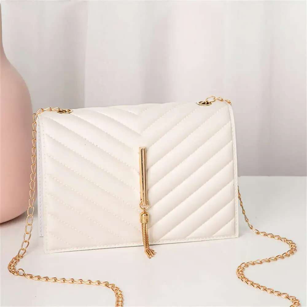 Fashion Tassel Flap Crossbody Bags V Pattern Mini Chain Shoulder for Women Pu Leather White/Black Casual Travel Square Bag