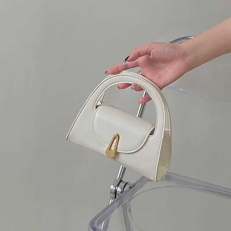 NicheHigh-End Feel Womens Crossbody Bag 2024 New Style Versatile Commuting Vintage Lock Buckle Shoulder Bag Trendy Y250528