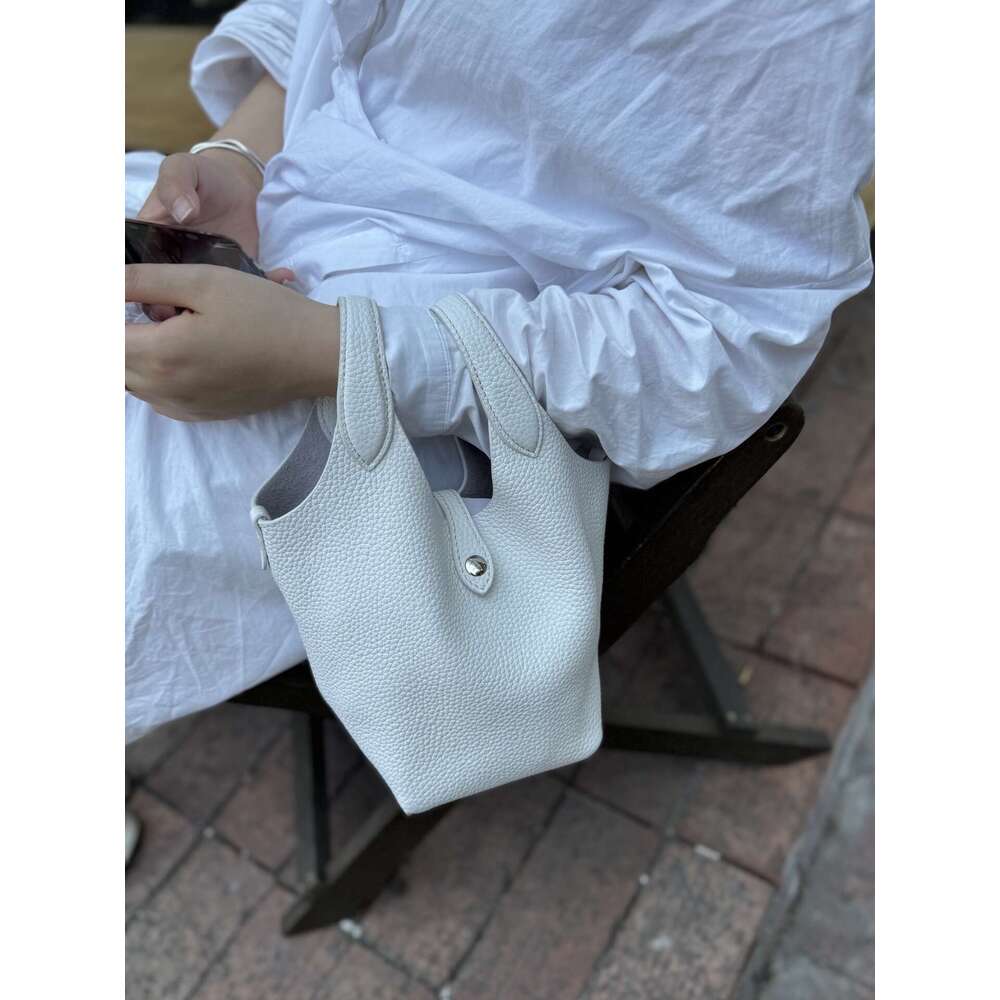 2025 French Niche Top Layer Cowhide Basket Genuine Leather Women's Large Capacity High-end Commuter Handbag Shoulder Bag