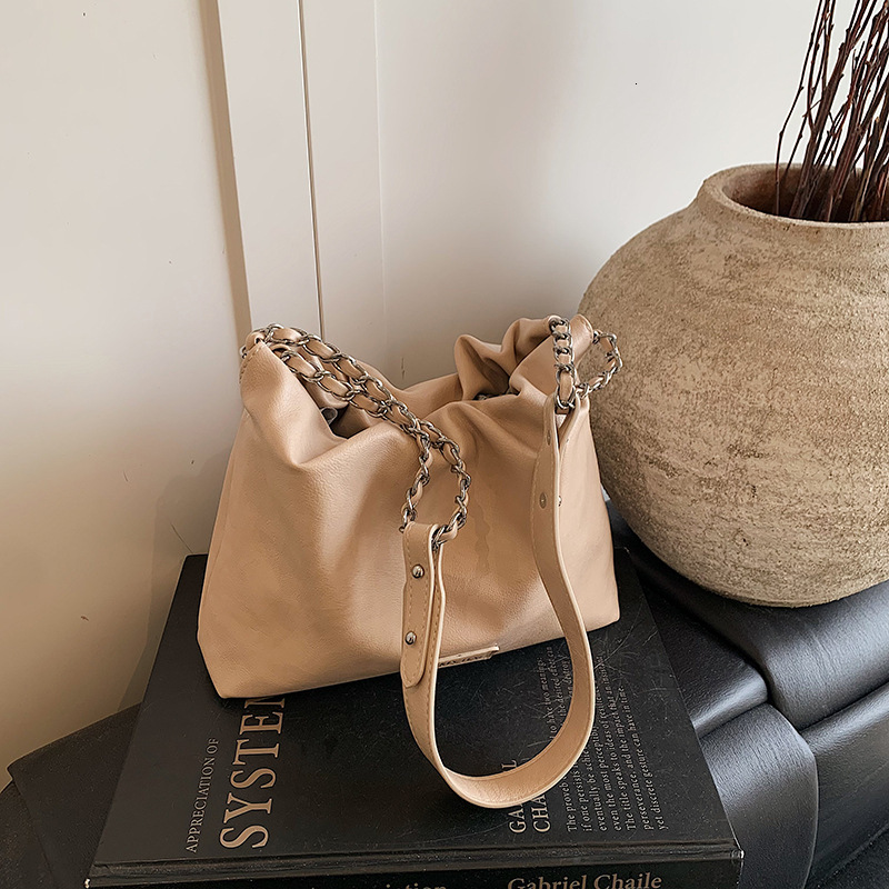 Top brand high-quality new free designer bag 2025 new fashionable multifunctional drawstring chain handbag shoulder bag fashionable new free designer 