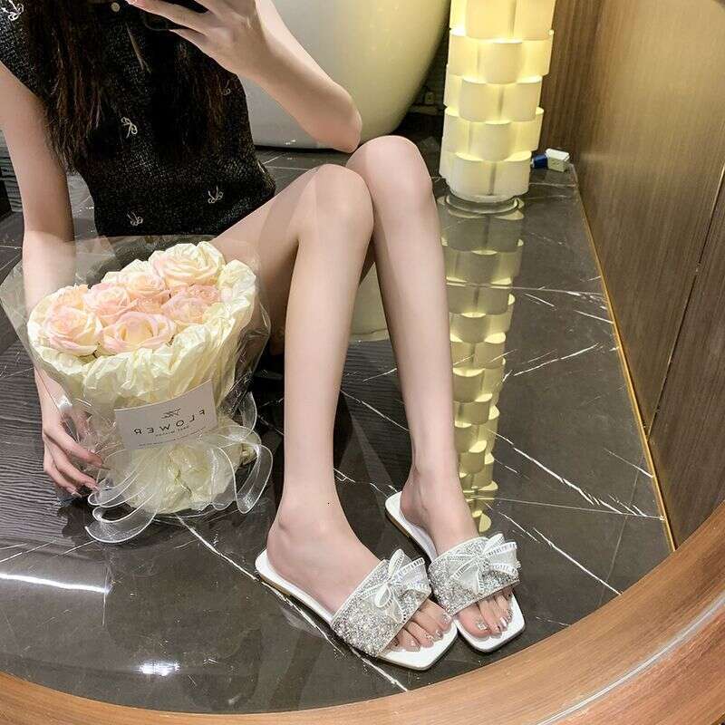 Large Diamond Flat Slippers For Female Designers Summer 2025 New Full Diamond Bow Sandals Light Luxury Pearl Lace Slippers