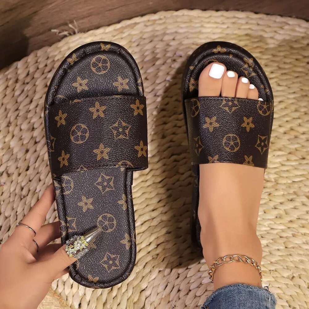 2025 hot free shipping designer for womens flat black beige brown Large size new beach slippers