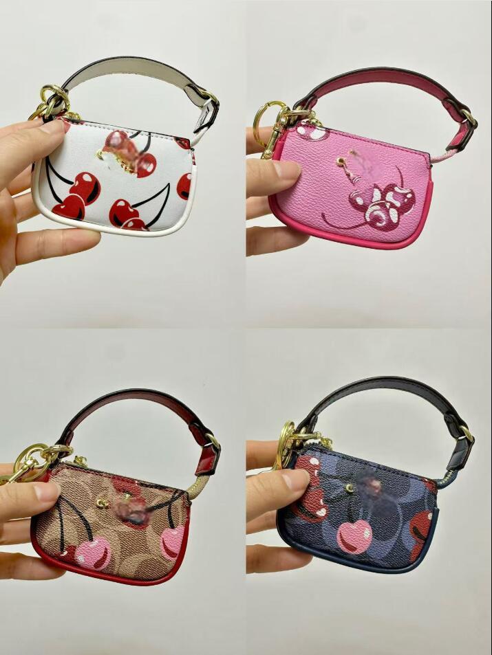 Free Shipping 2025 New Designer Bag Fashion Printed Chain Bag Underarm Bag Single shoulder crossbody bag High quality mini bag