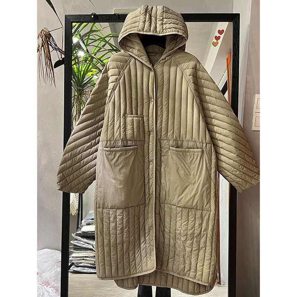 Lagabogy 2025 Winter Women Casual Long Hooded Puffer Jacket Ultra Light 90% White Duck Down Coats Female Autumn Oversized Parka