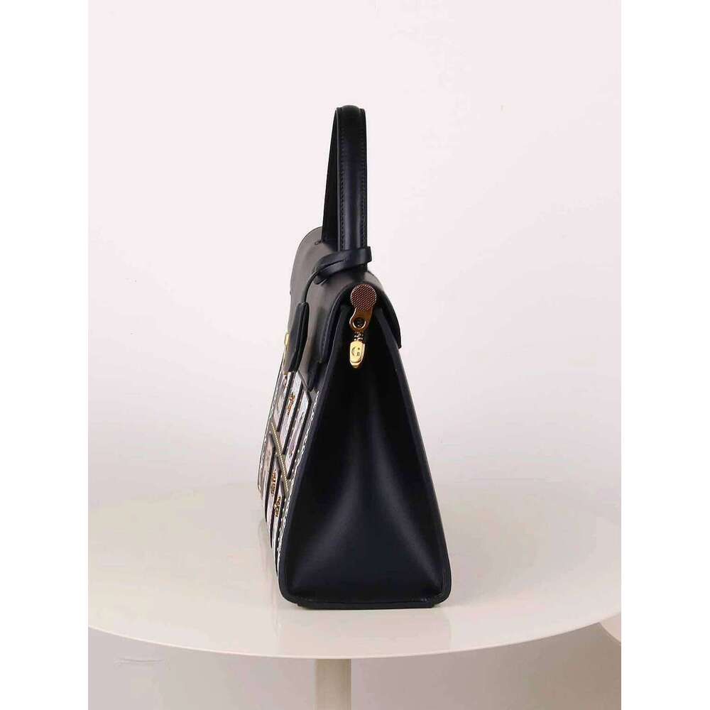 Haute Couture Original Design 2024 New Fashion women's bag Hand Embroidered Dream House Handbag Retro Elf Cat
