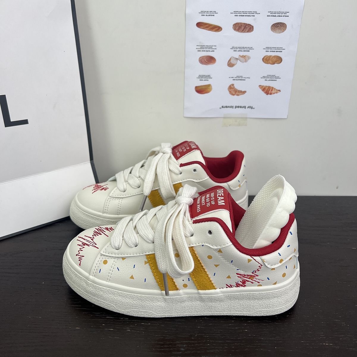 2025 Designer casual shoes Dopamine Thick-Soled Sneakers for Women, Ins Style, Spring Niche Versatile Casual White Shoes