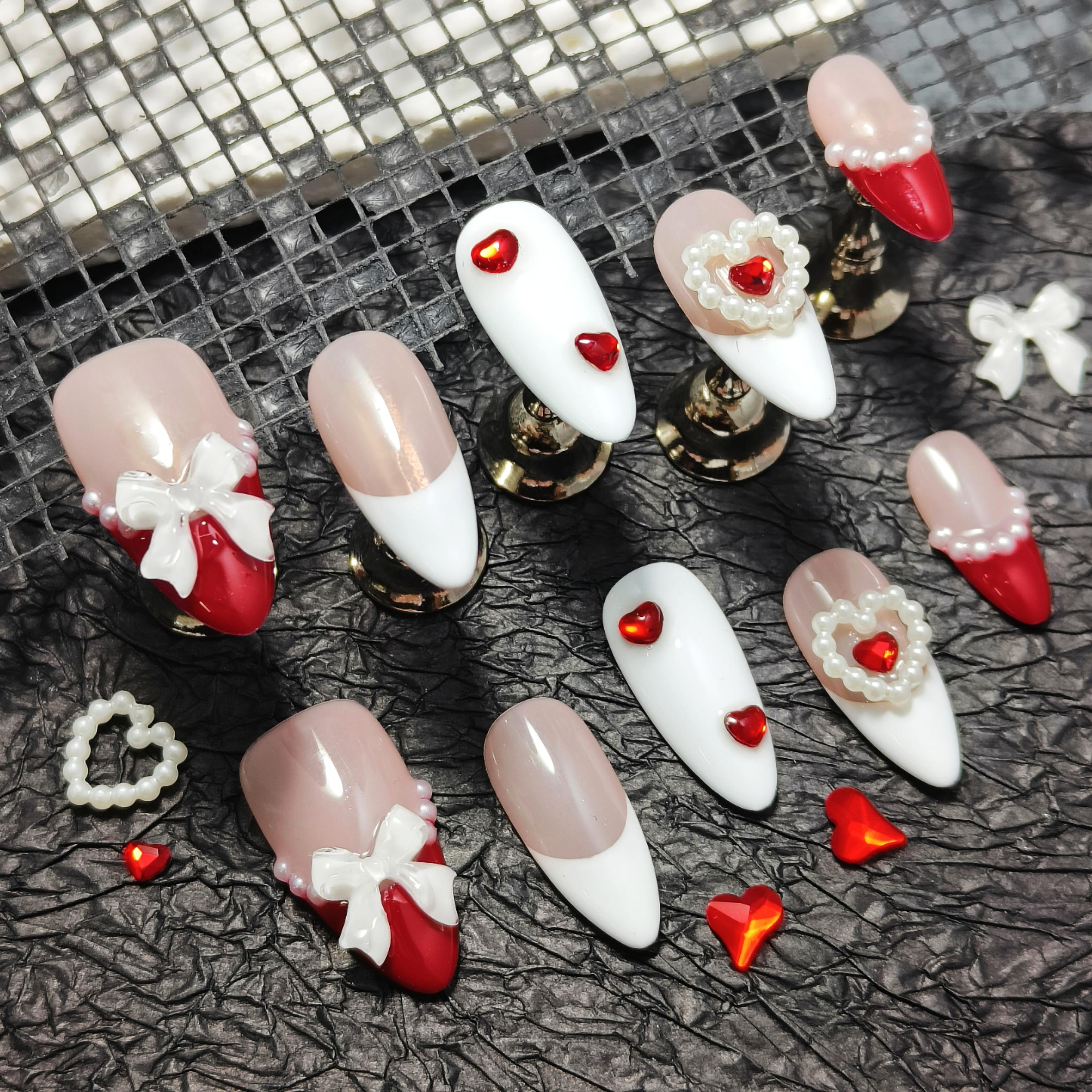 10pcs Valentine's Day Handmade Press-on nail Medium Almond Nail French Tip Bow Fake nails Sweet Love Diamond Finished nail stickers Reusable