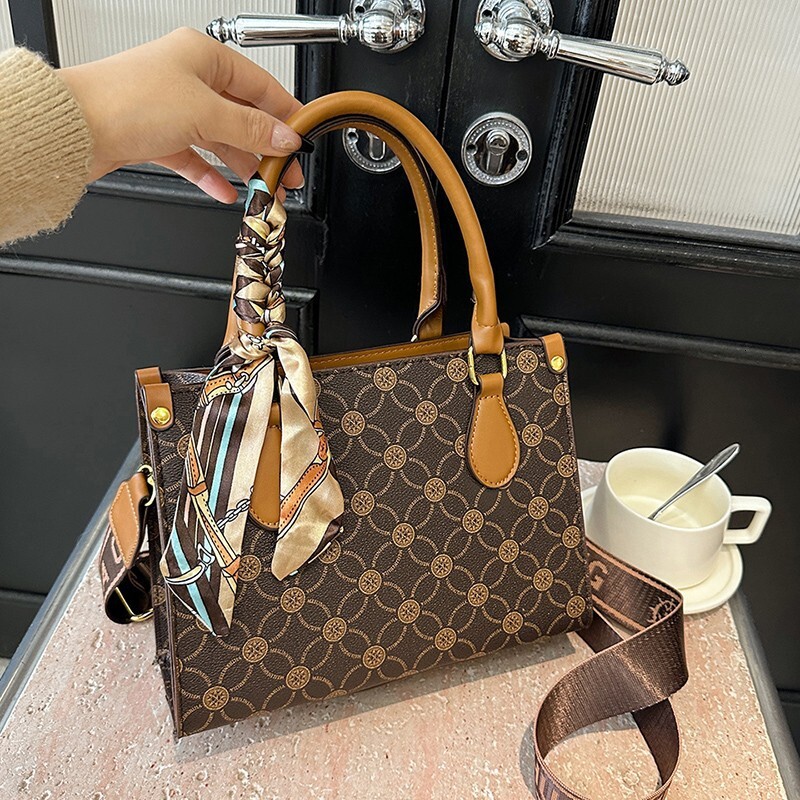 Luxury Brand Designer Bag Printed For Women, Versatile And High-End, 2025 New Trendy Style Women's Bag, Korean Version Handheld Tote Bag