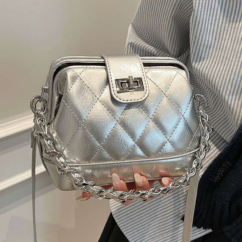 Women's handbag shoulder bag New Style Quilted Chain Shell Niche Versatile Office Commuter Elegant Crossbody Bag