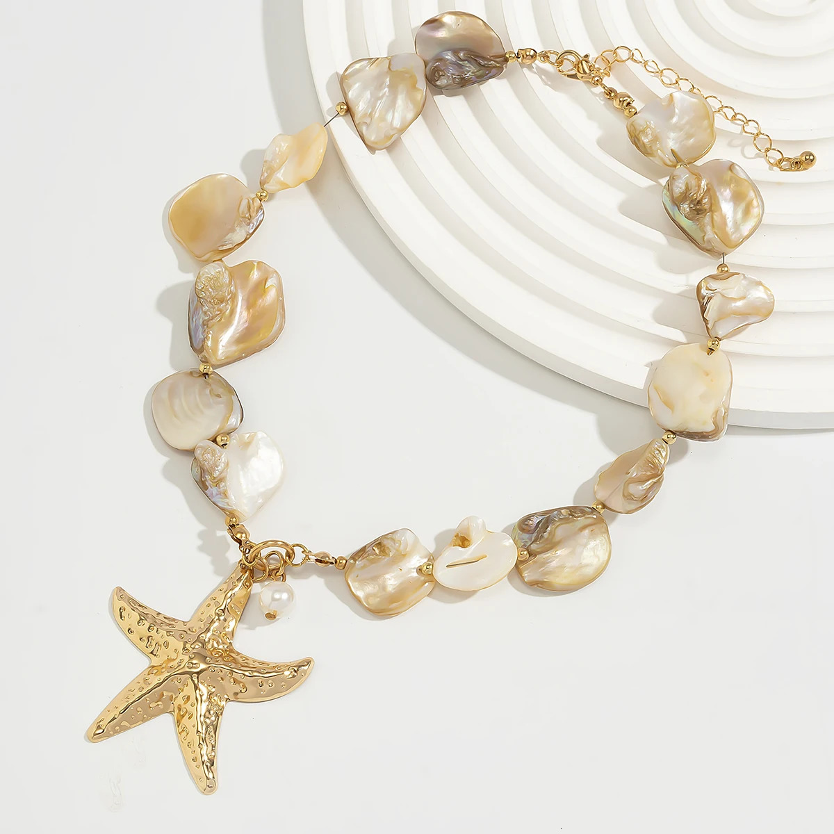 KunJoe Beach Large Gold Color Starfish Pendant Necklace for Women Vintage Short Choker Collar Chain Jewelry on the Neck 250519