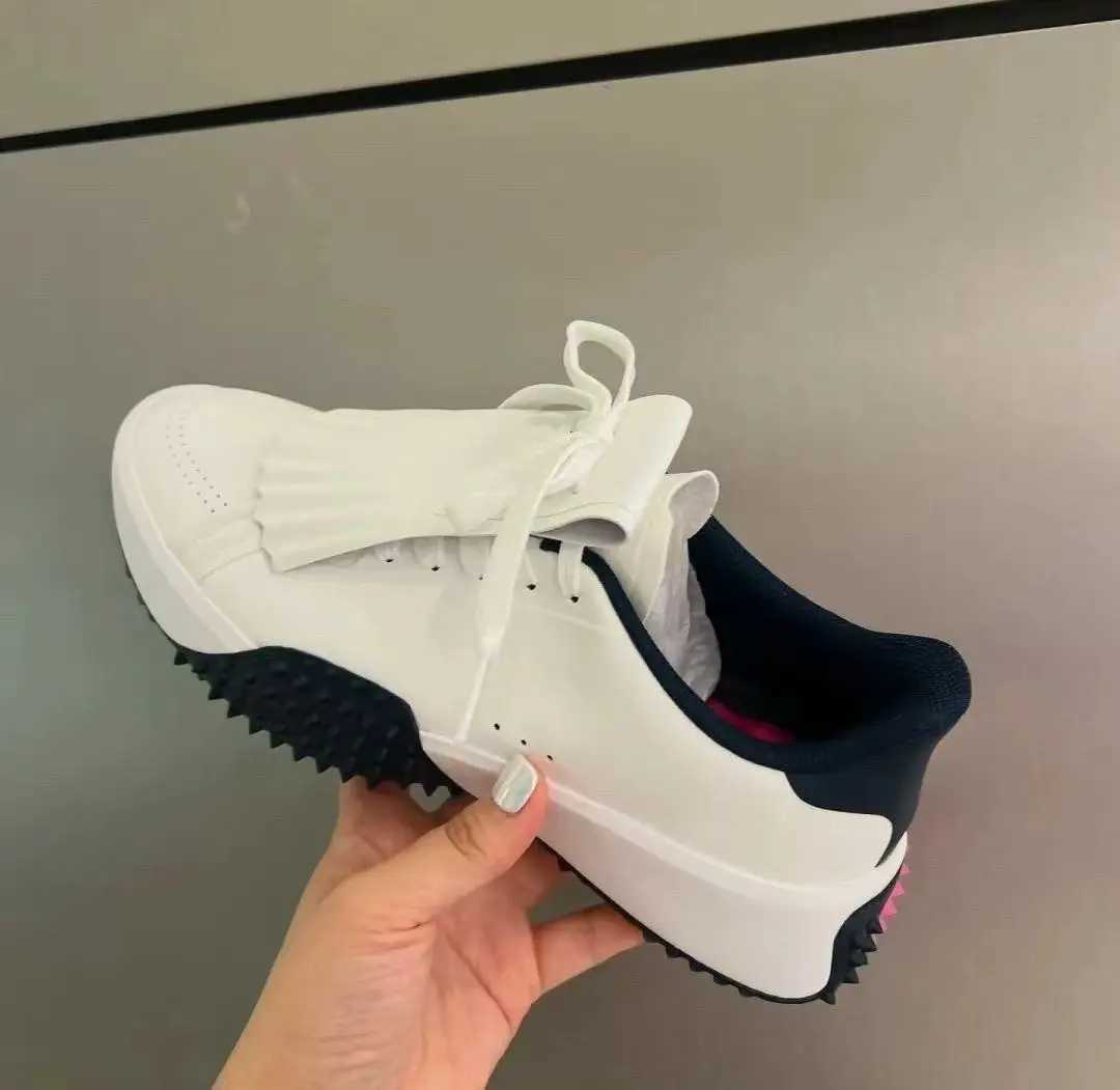 G112 Womens Golf Shoes G4 (Shoes run small please buy a size larger) M250528