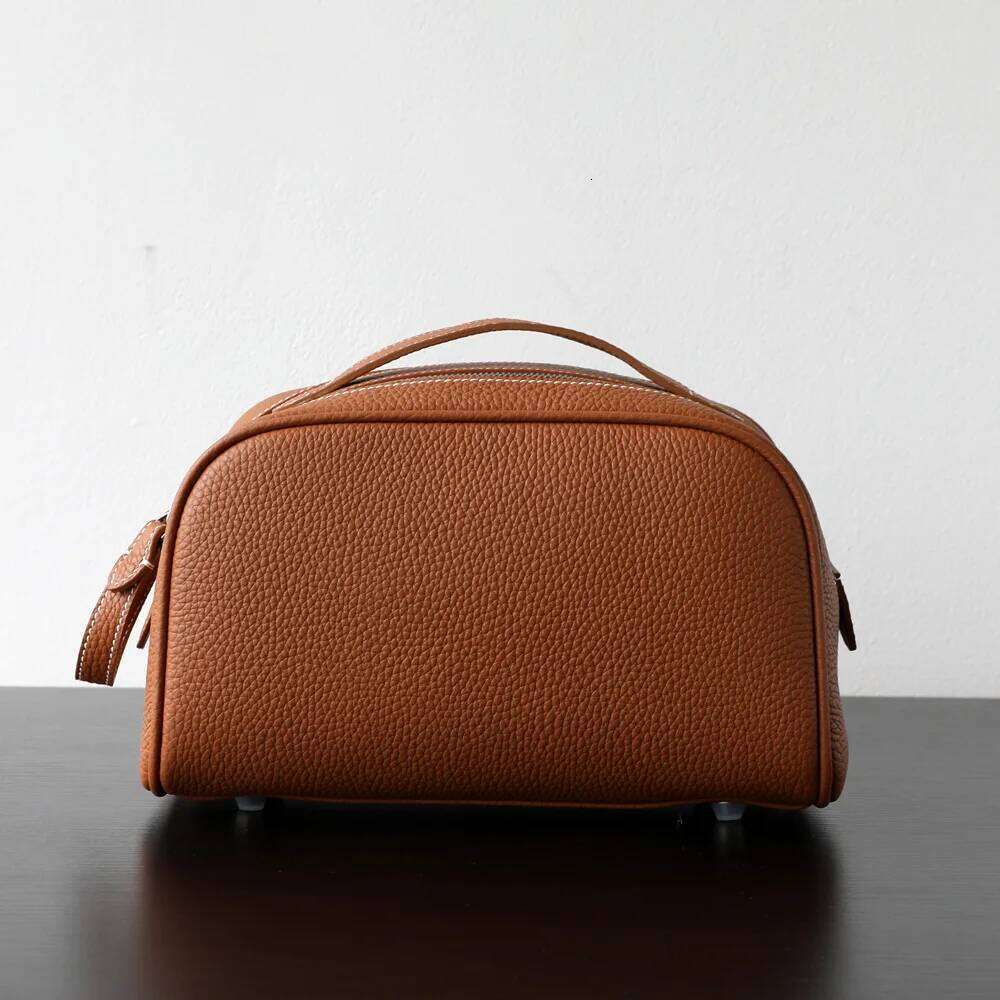 Designer Bag New First Layer Cowhide Women Portable Travel Toilet Bag Ins Style Advanced Cosmetic Storage Casual Versatile