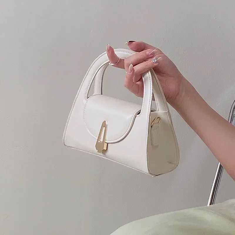 NicheHigh-End Feel Womens Crossbody Bag 2024 New Style Versatile Commuting Vintage Lock Buckle Shoulder Bag Trendy Y250528