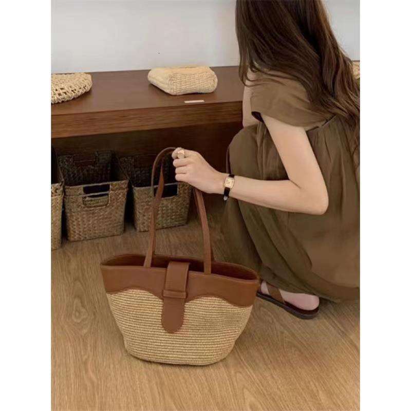 Woman bag Tote bags 2025 Summer New Exquisite Commuter 3D Woven Single Shoulder Underarm Straw Bag