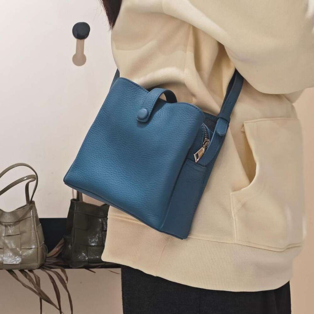 New Versatile Genuine Leather Small Square High-end Simple Crossbody Niche Ins Style Single Shoulder Bag for Women