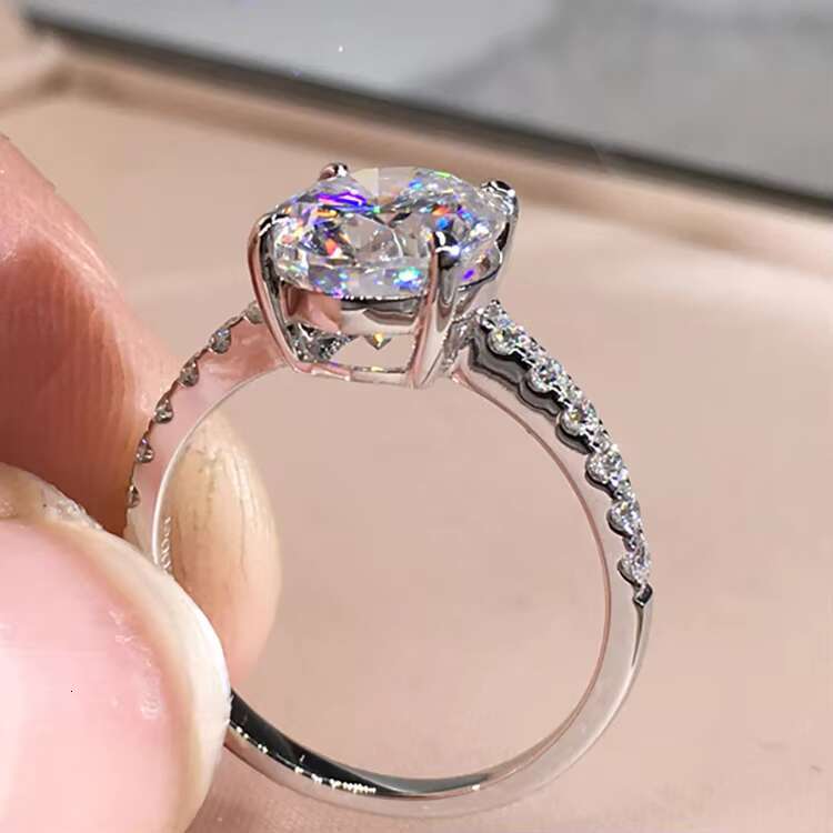 Quality Assurance GRA Certificate Moissanite Diamond Gold Wedding Bands Initial Ring