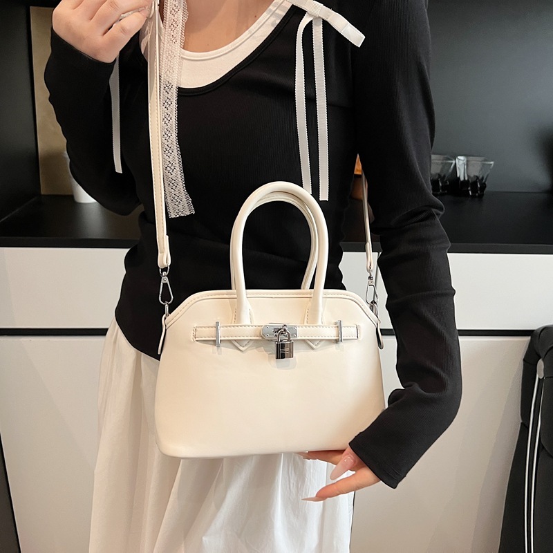Free Shipping Designer Bag Korean Casual Hand-held Small Square Bag For Women Spring/summer 2025 New Fashion Shoulder Commuting Crossbody Bag Bags