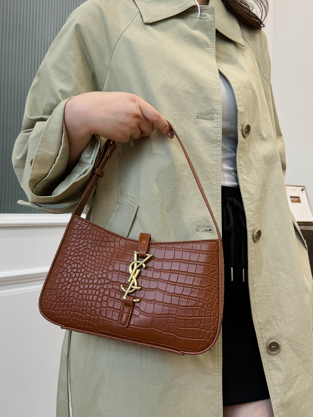 Free shipping designer underarm Bag 2025 New baguette bag, a fashionable, versatile and high-end single-shoulder crossbody bag for women