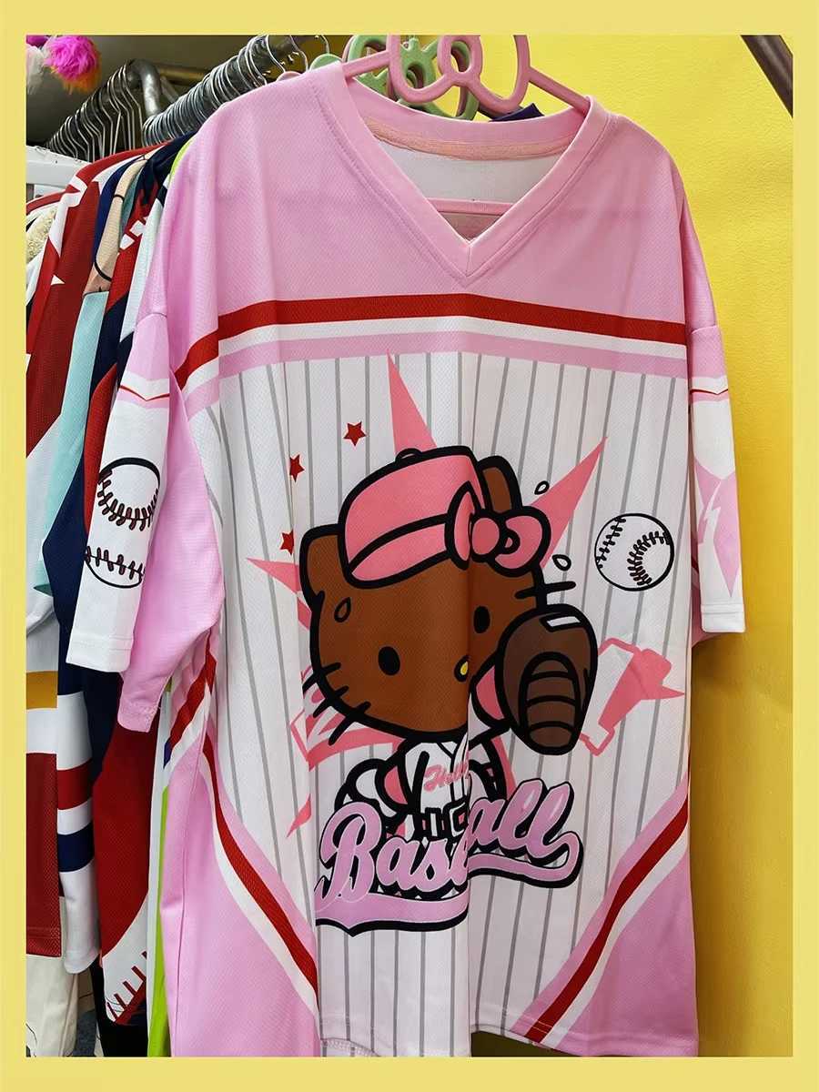Sanrio (DOMIO) Men T-shirt Sanrio Hello Kitty Sportswear T-shirt Loose Casual Fashion T-shirt Kid Short Sleeve T-shirt Men Clothing T-shirtw250528ee
