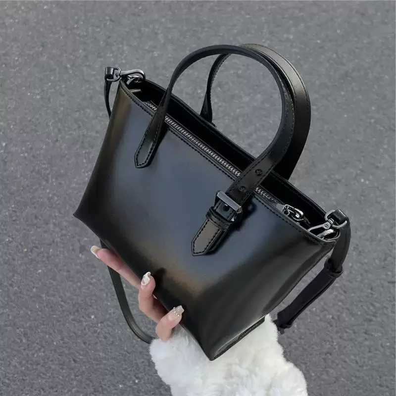 Fashion s Womens Bags New PU Leather Niche Leisure Versatile High Capacity Trend Solid Color Handheld Bags Shoulder Bag Y250528