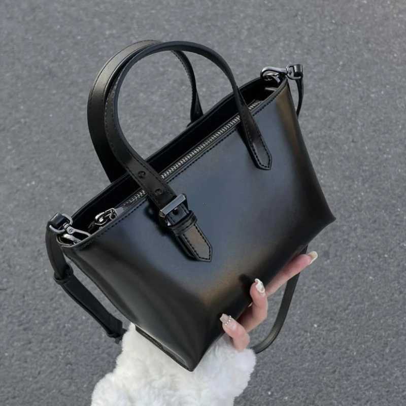 Fashion s Womens Bags New PU Leather Niche Leisure Versatile High Capacity Trend Solid Color Handheld Bags Shoulder Bag Y250528