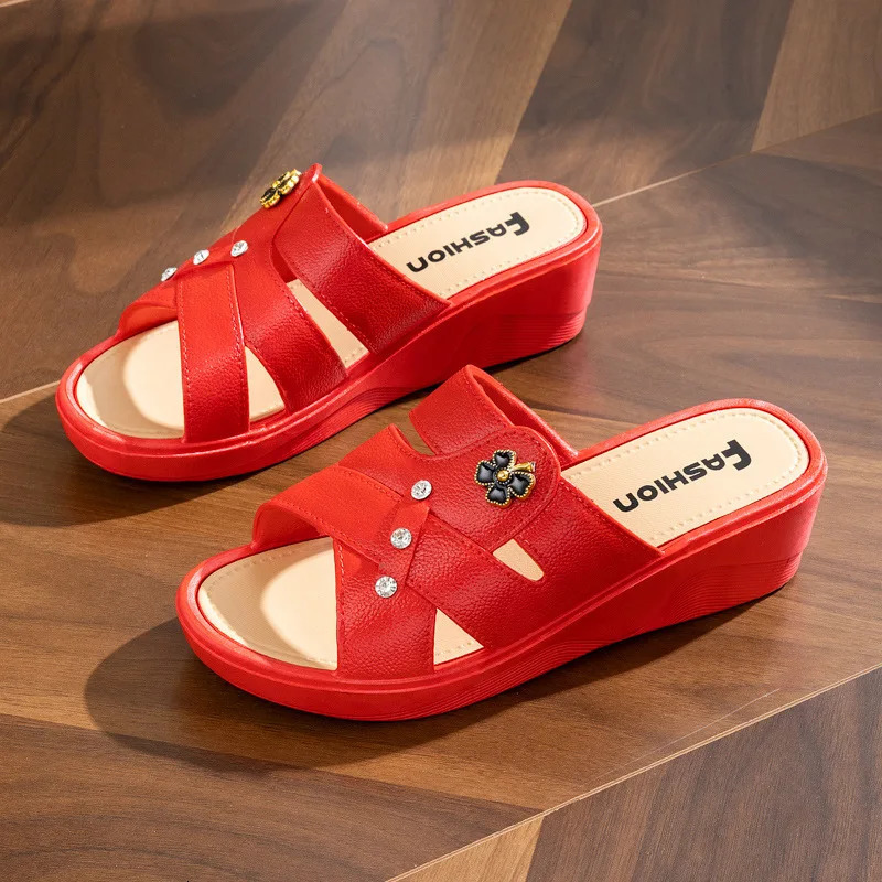 Womens Slippers Summer Style Thick Soled Fashionable Home Anti Slip Moms Shoes Soft Soled Wedge Heel Cool Slippers 250523