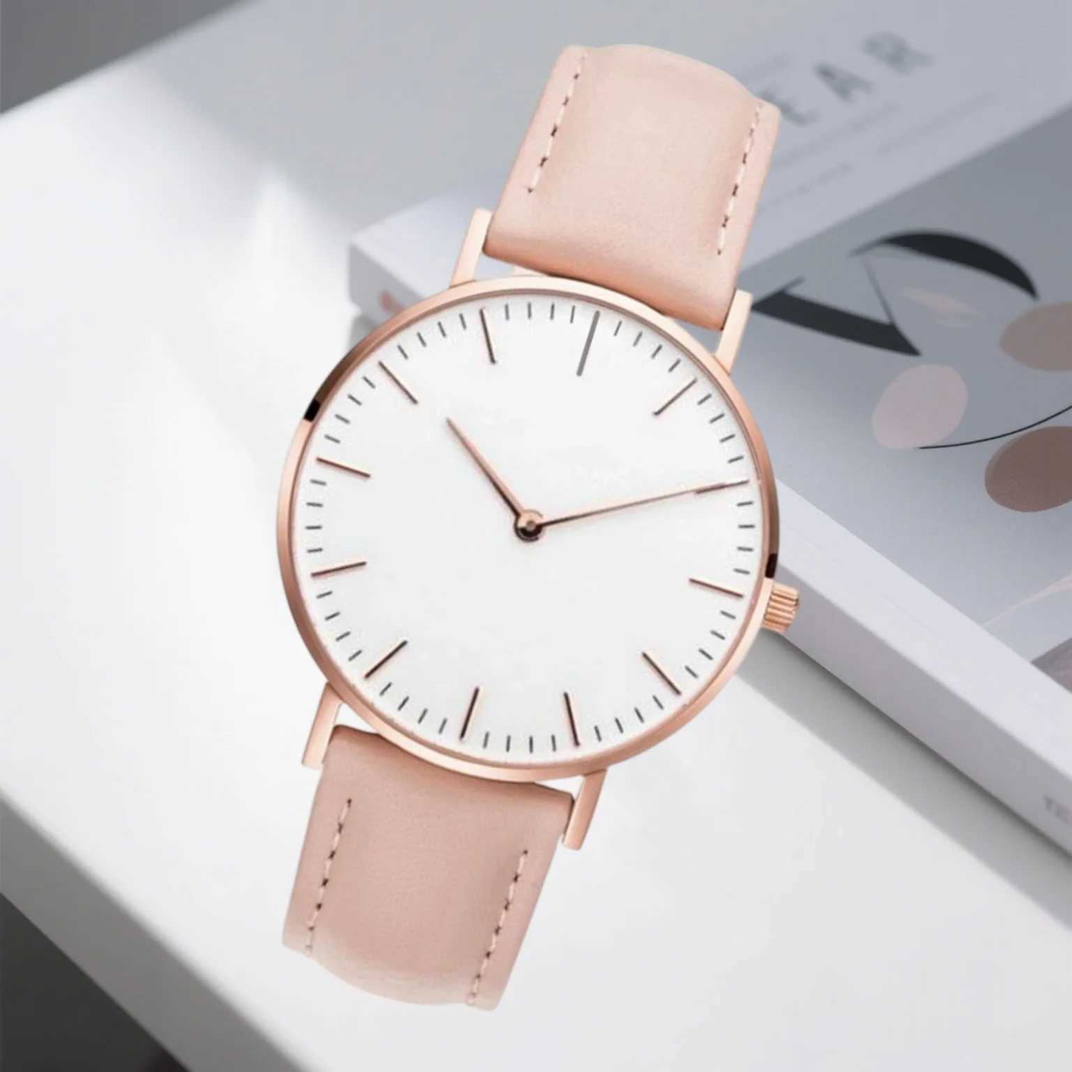 Fashion Women Watches Luxury Metal Dial Leather Belt Analog Ladies Quartz Wrist Watch Simple Casual Female Clock Montre Femme XJ250527