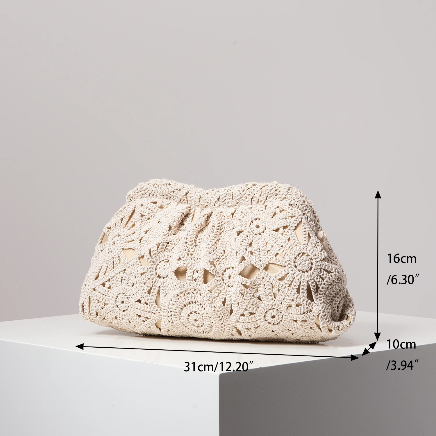 Patterned Cut Out Woven Clip Bag Simple and Versatile Clutch Bag Bohemian Beach Bag Holiday Casual Straw Wallet Elegant Dinner Party Bag Random Patter