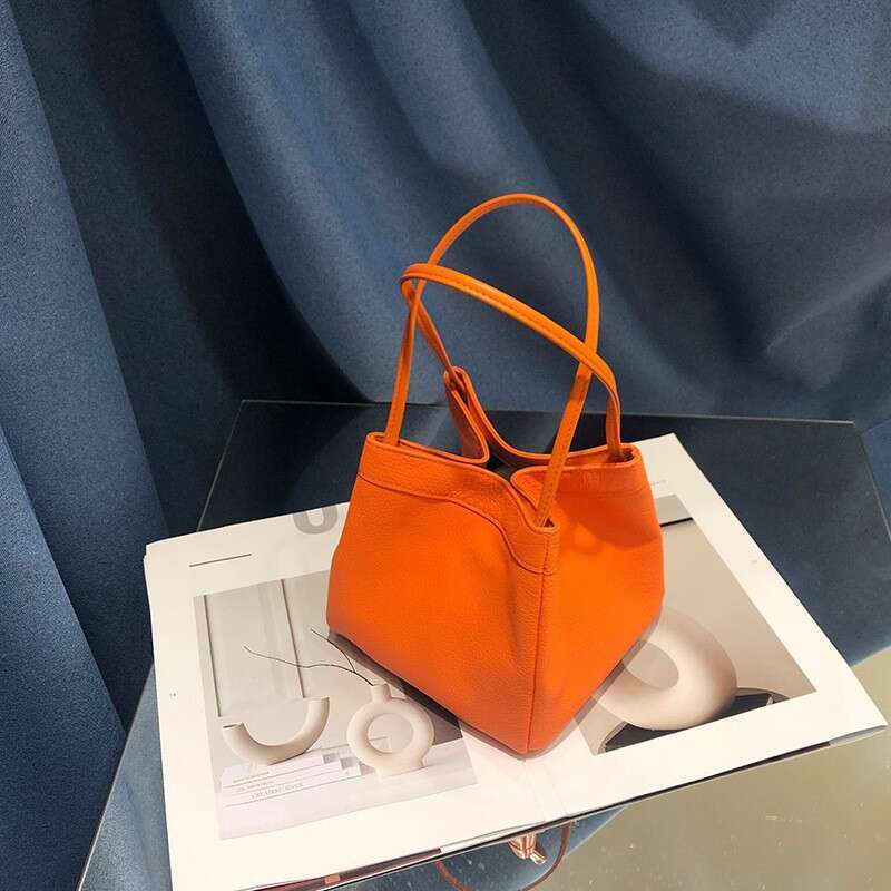 Autumn Winter Niche Design Handheld Basket Large Capacity Commuter Tote Genuine Leather Single Shoulder Wing Women's Bag