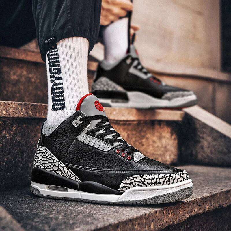 Wear comfortable, fashionable, slip resistant, and breathable mid cut basketball shoes, new for spring/summer 2024