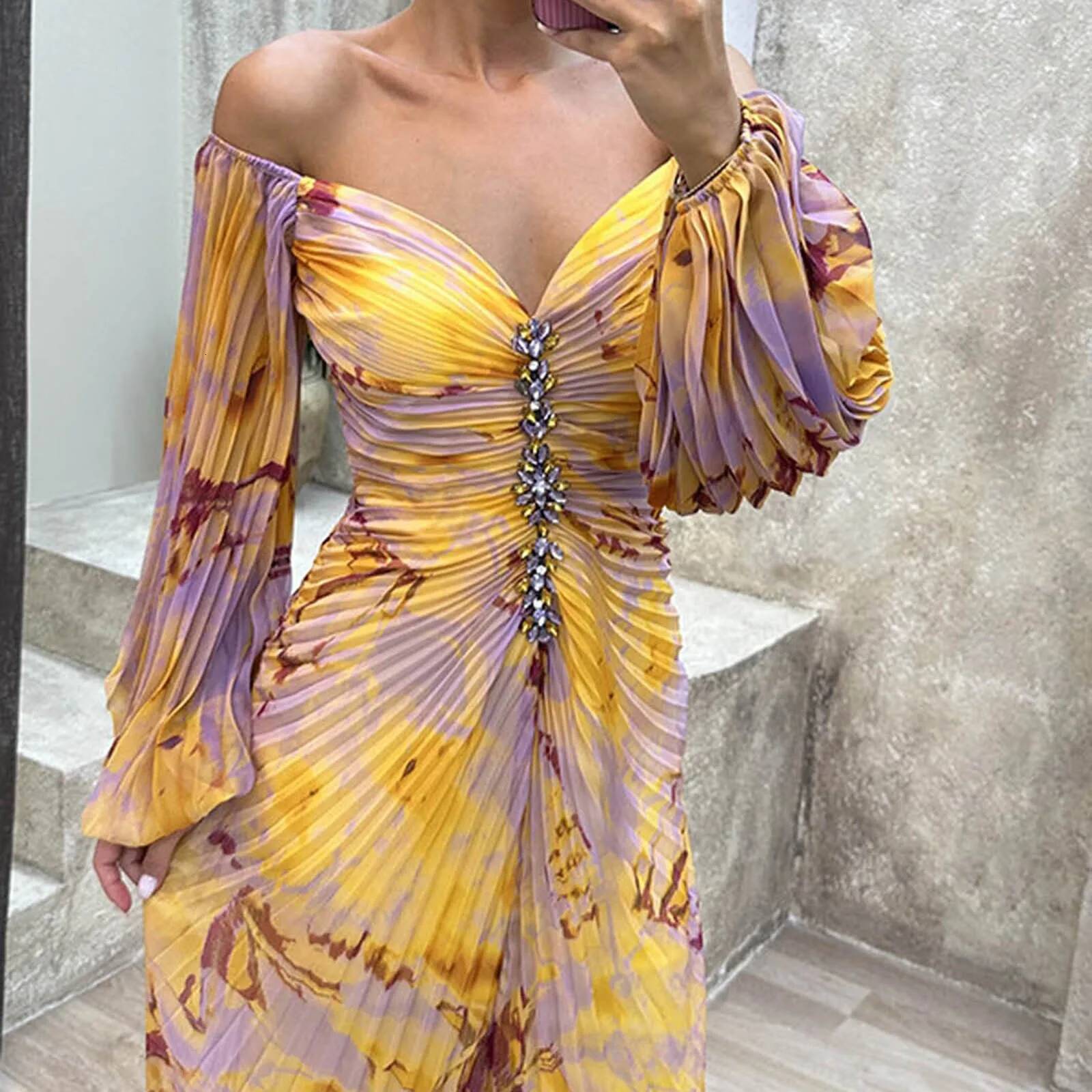 Korean Dongdaemun 2024 Ladies Gathering Pleated Long Sleeved Dressloose Casual Womens Dress