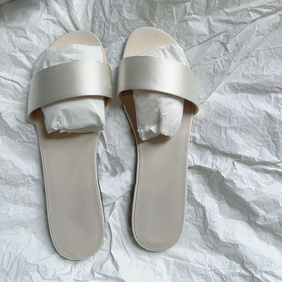 2025 New Fashion Versatile Women's Slippers for Summer Outdoor High-End Silk Satin Flat French Style Small Sandals