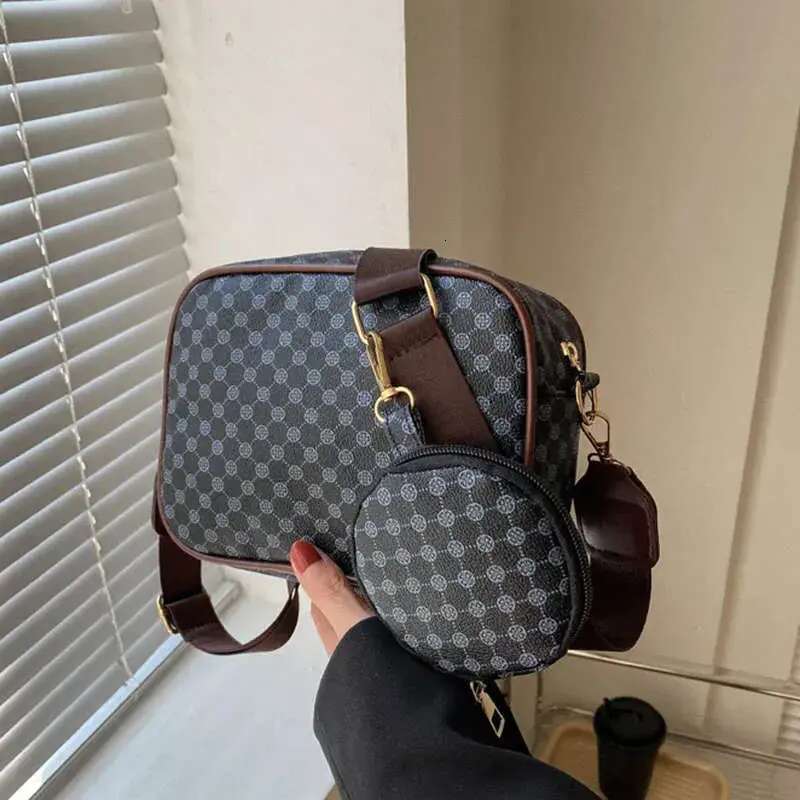 simple and trendy texture casual womens shoulder with a foreign style strap hanging bag diagonal crossbody small