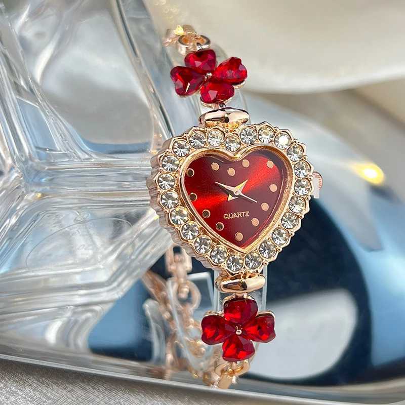 Ladies heart-shaped case dot scale dial diamond-encrusted flower pattern detachable bracelet fashionable heart-shaped watch XJ250527