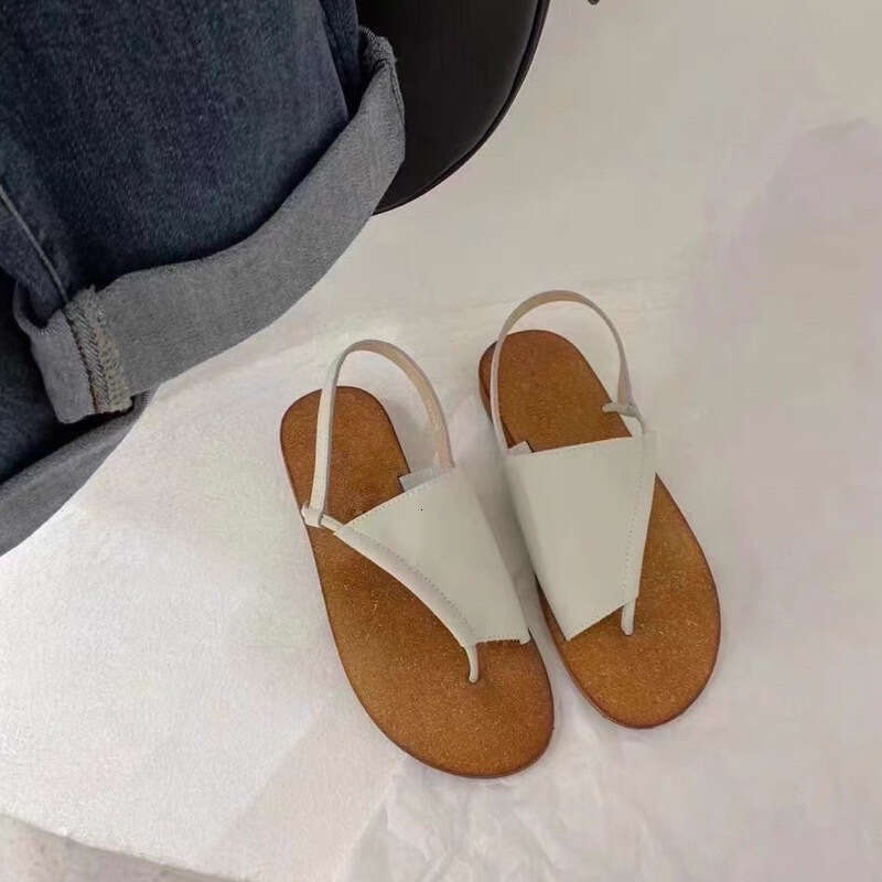 French Style Genuine Leather Simple Flat Roman Women Summer New Beach Casual Toe Post Sandals for Outdoor Wear