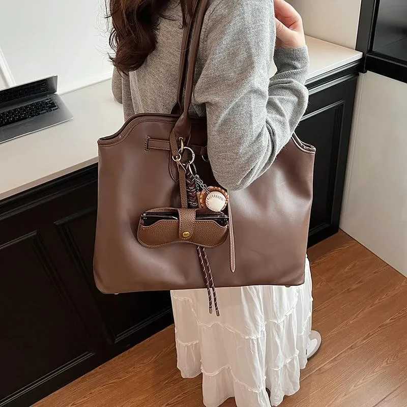 Big PU Leather Shoulder Bags For Women Korean Fashion Luxury Retro Large Capacity Underarm Bag 2025 New Trend Handbags Y250528