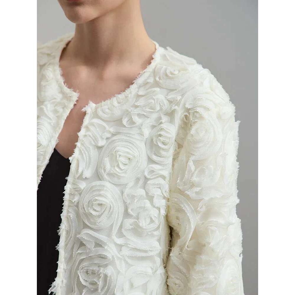 AMII Minimalism Short Jacket Women 2025 Spring New Elegant Romantic Stereoscopic Flower O-Neck Hook Button Outwear Coat 12521066