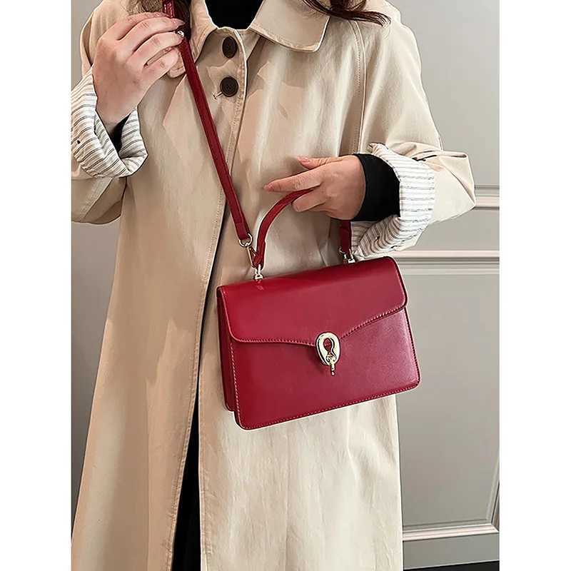High Quality Women Commute Shoulder Bag Luxury Red Design Sense Fashion Bridal Wedding Bag Large Capacity Portable Crossbody Bag Y250528