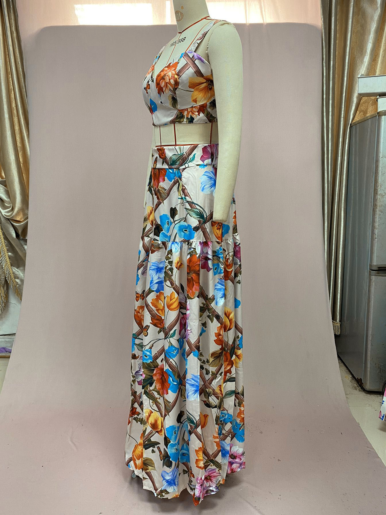 Summer women sexy and elegant halter printed dress set beach dress two-piece set women fashionable travel and vacation halter vest long dress