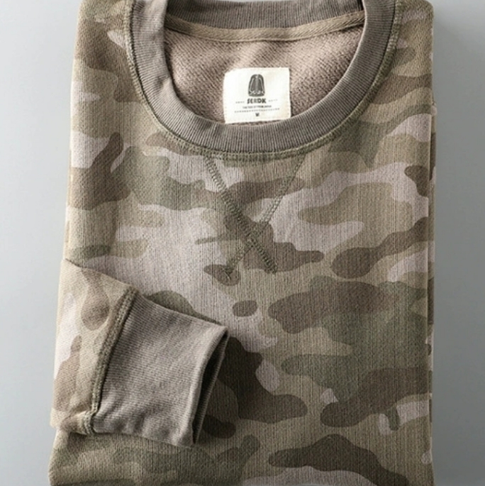 Fashion Forward Men's Comfort Fit Hoodless Jacket With Military-Inspired Camoflauge