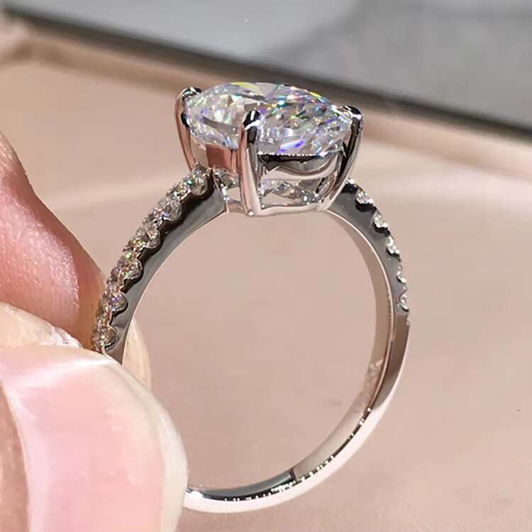 Quality Assurance GRA Certificate Moissanite Diamond Gold Wedding Bands Initial Ring