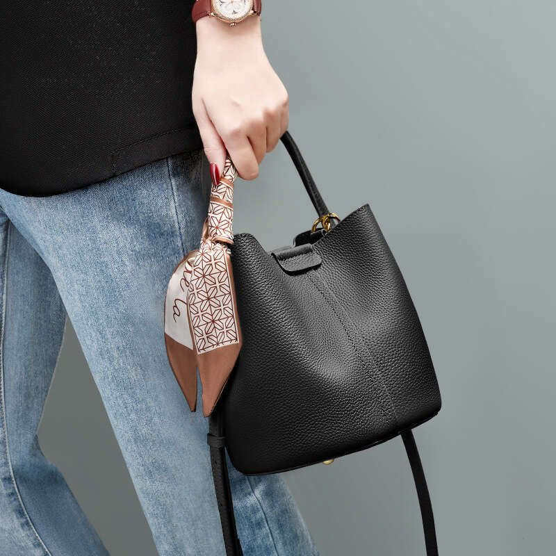 Top Layer Cowhide New Women's Crossbody Summer High-End Genuine Leather Handbag Bucket Bag B5