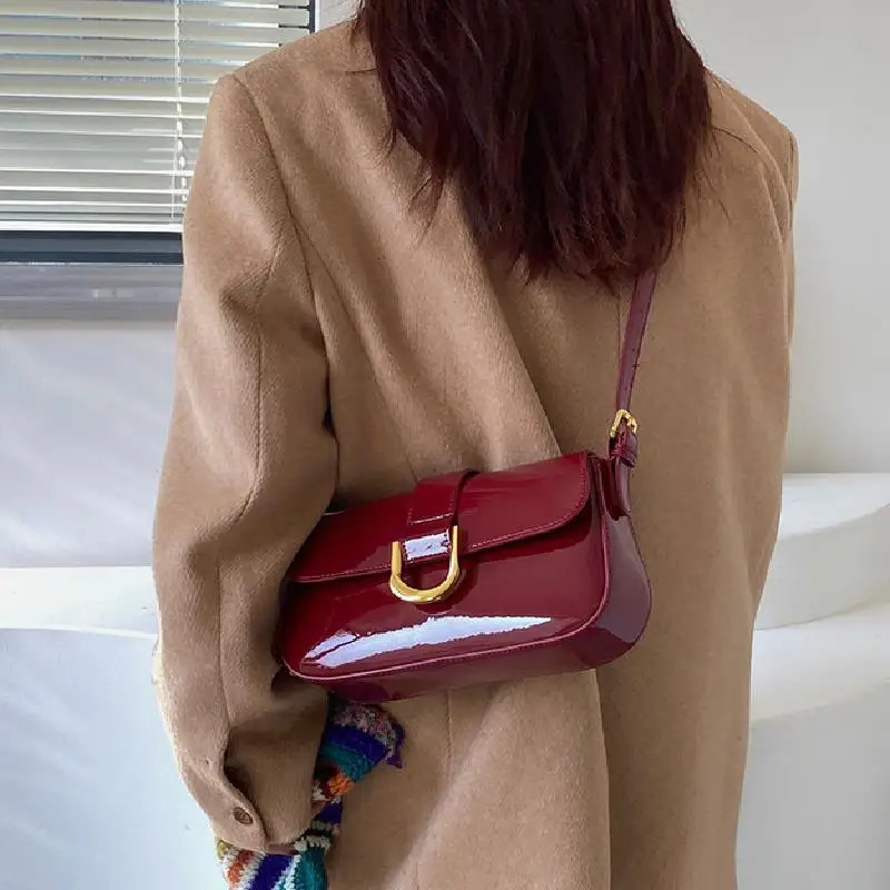 Retro Patent Leather Shoulder Bag For Women Flap Crossbody Bag Solid Color Underarm Bag Red Crossbody Bag Lady Handbag 250527