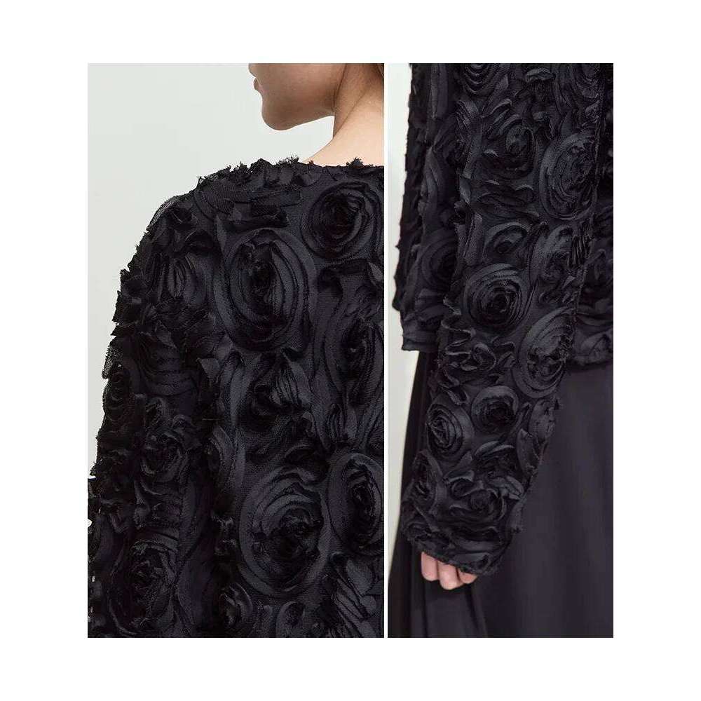 AMII Minimalism Short Jacket Women 2025 Spring New Elegant Romantic Stereoscopic Flower O-Neck Hook Button Outwear Coat 12521066