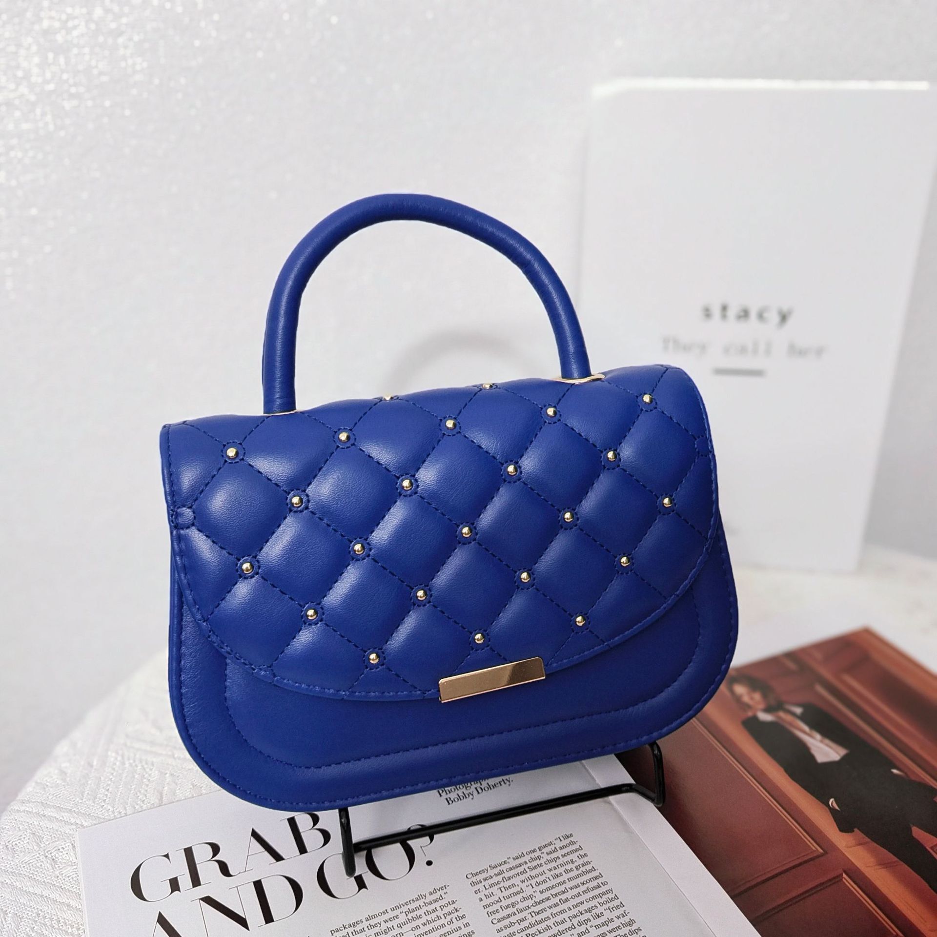 High quality brand, high-quality new style, free designer bag, fashionable charm, diamond pattern handbag, shoulder bag, crossbody bag, new free desig