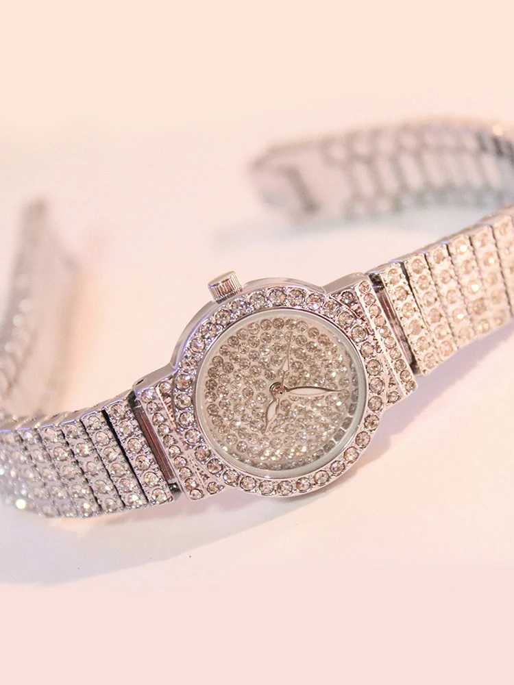 3pcs All Diamond Fashion Diamond Inlaid Womens Watch Quartz Watch Bracelet Style Watch with Bracelet Set XJ250527